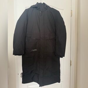 Discovery Men's Black Puffer Jacket